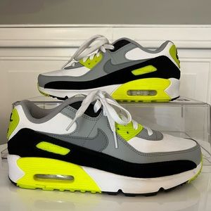 Nike Air Max 90 Volt - Size 7Y (youth) which is 8.5 - 9 in Women’s